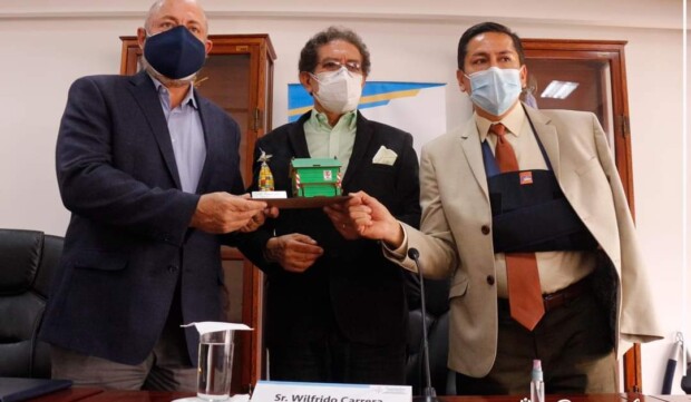 Rumiñahui Aseo y la Empresa Eléctrica Quito firman convenio de cooperación